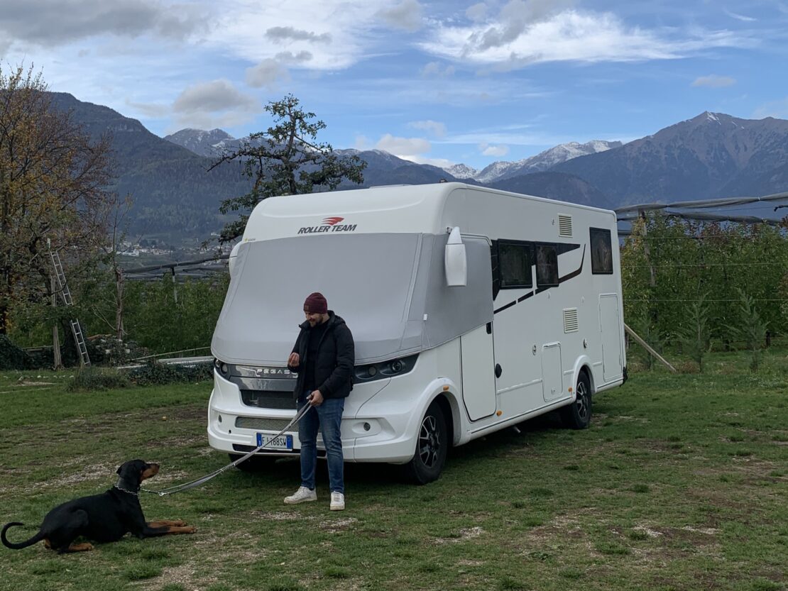 Viaggio in camper con un cane